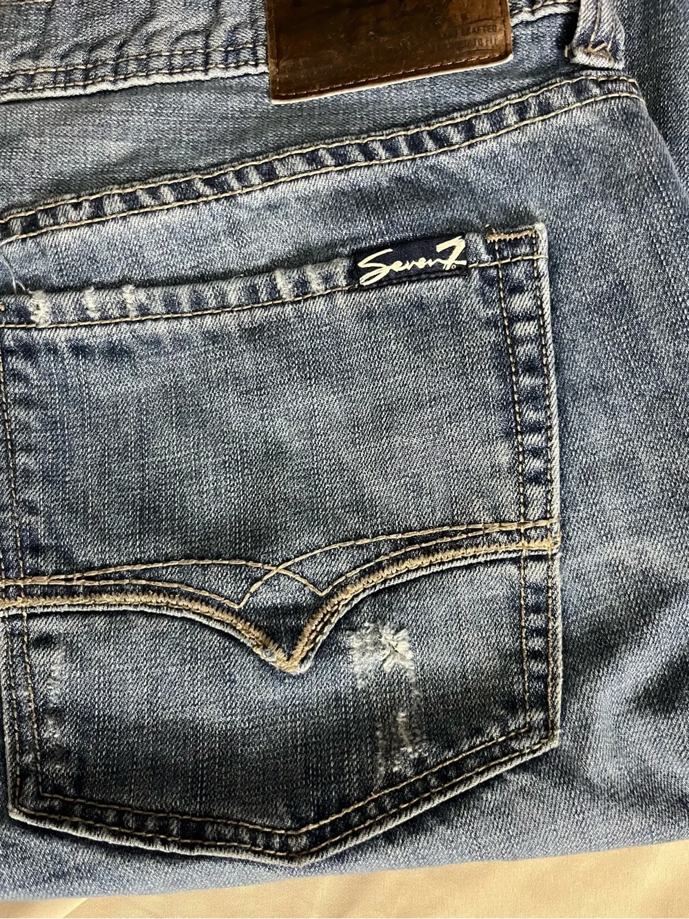 Seven7 Men's Distressed Relaxed Fit Blue Jeans - Picture 8 of 13